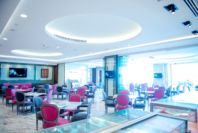 Imagen del bar/restaurante del Hotel Hilton Alexandria Corniche. Foto 5