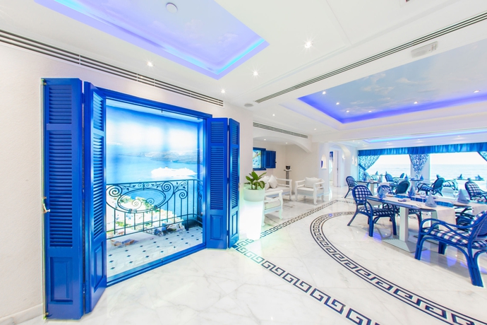 Imagen del bar/restaurante del Hotel Hilton Alexandria Corniche. Foto 6