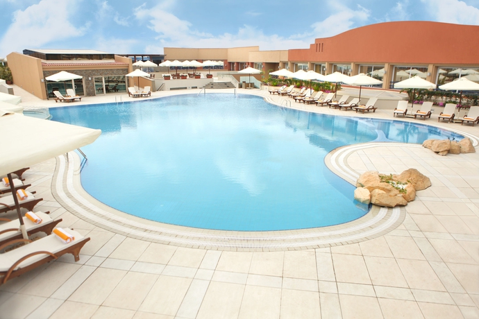 Imagen de la piscina del Hotel Hilton Alexandria Green Plaza. Foto 16