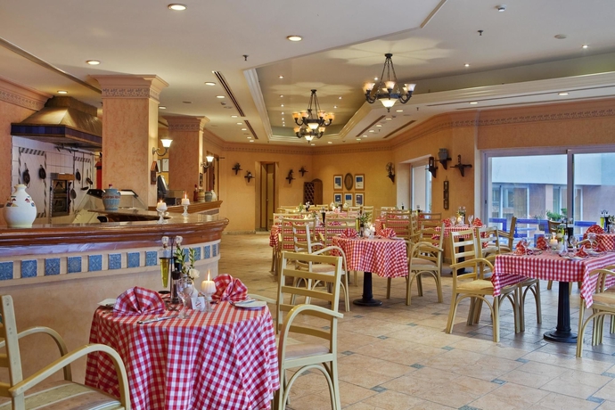 Imagen del bar/restaurante del Hotel Hilton Alexandria Green Plaza. Foto 4