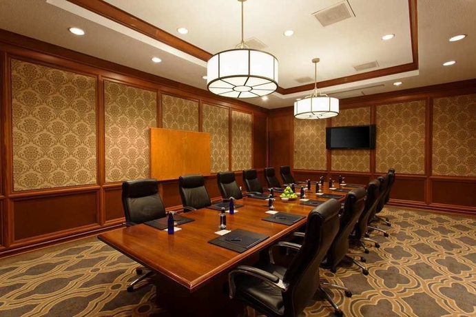 Imagen de los interiores del Hotel Hilton Alexandria Mark Center. Foto 6