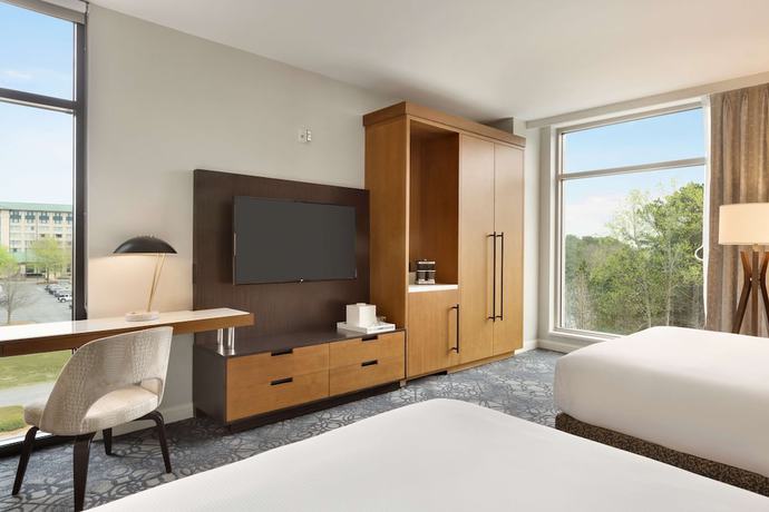 Imagen de la habitación del Hotel Hilton Alpharetta Atlanta. Foto 10