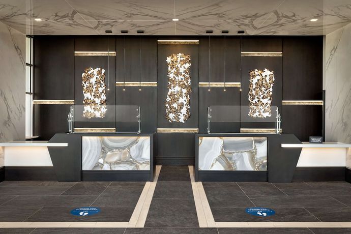 Imagen de los interiores del Hotel Hilton Alpharetta Atlanta. Foto 16