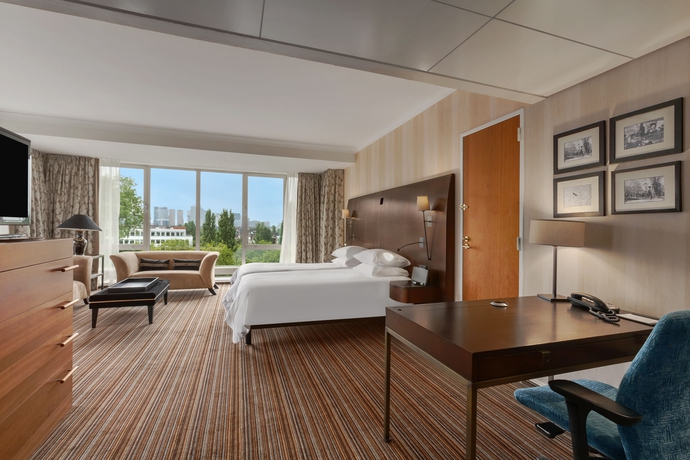 Imagen de la habitación del Hotel Hilton Amsterdam. Foto 6