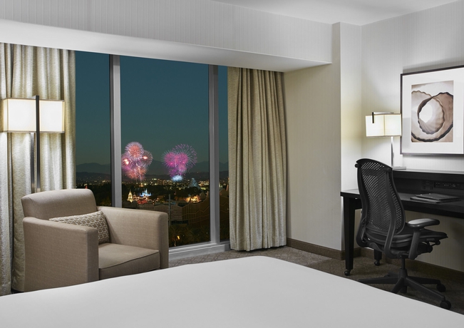 Imagen de la habitación del Hotel Hilton Anaheim. Foto 7