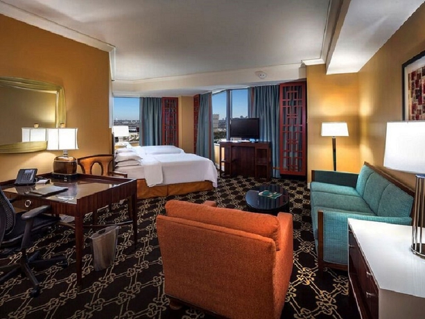 Imagen de la habitación del Hotel Hilton Anatole. Foto 12