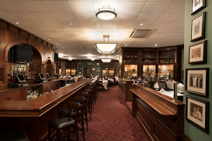 Imagen del bar/restaurante del Hotel Hilton Appleton Paper Valley. Foto 2