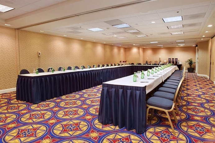 Imagen de los interiores del Hotel Hilton Arlington, Arlington. Foto 11