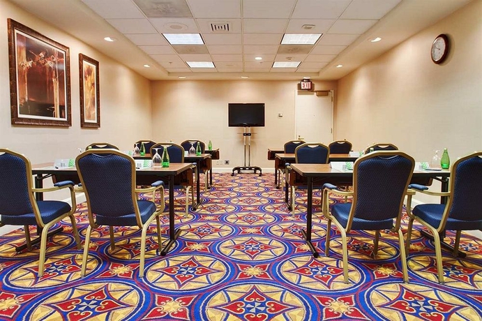 Imagen de los interiores del Hotel Hilton Arlington, Arlington. Foto 12