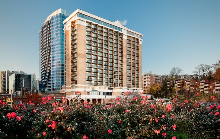 Imagen de los exteriores del Hotel Hilton Arlington Rosslyn The Key. Foto 9