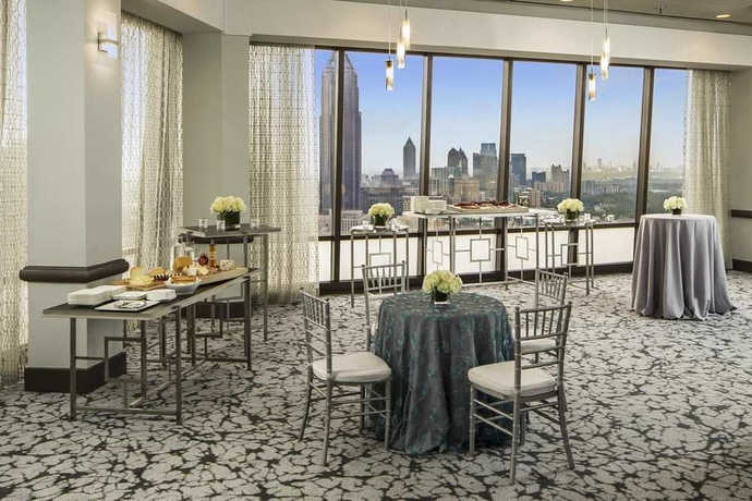 Imagen del bar/restaurante del Hotel Hilton Atlanta. Foto 5