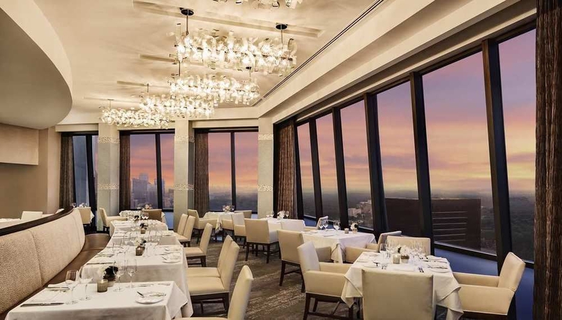 Imagen del bar/restaurante del Hotel Hilton Atlanta. Foto 6