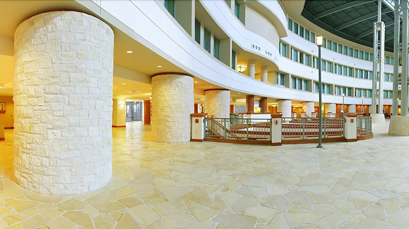 Imagen de los interiores del Hotel Hilton Austin Airport. Foto 12