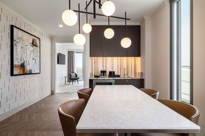 Imagen de la habitación del Hotel Hilton BNA Nashville Airport Terminal. Foto 4