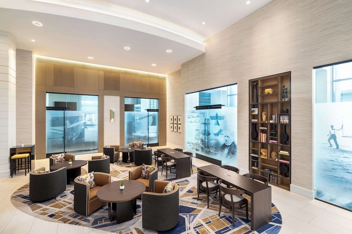 Imagen de los interiores del Hotel Hilton BNA Nashville Airport Terminal. Foto 15
