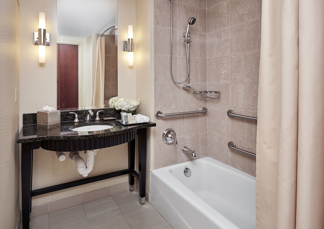 Imagen de la habitación del Hotel Hilton Baltimore Inner Harbor. Foto 4