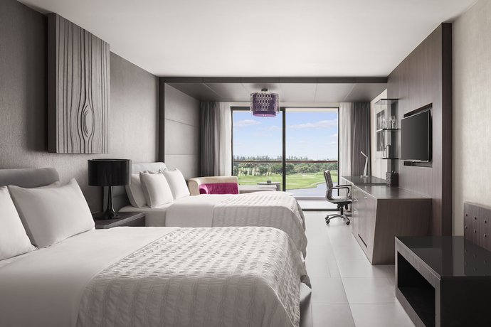 Imagen de la habitación del Hotel Hilton Bangkok Suvarnabhumi Golf Resort & Spa. Foto 11