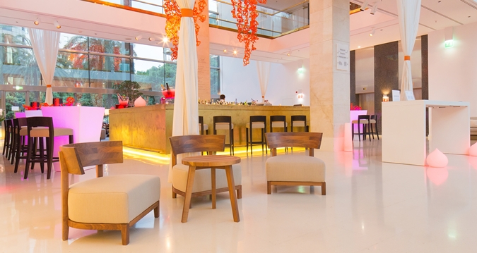 Imagen del bar/restaurante del Hotel Hilton Barcelona. Foto 3