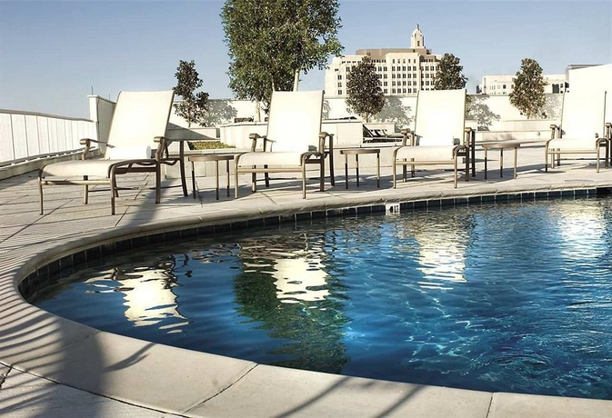 Imagen de la piscina del Hotel Hilton Baton Rouge Capitol Center. Foto 14