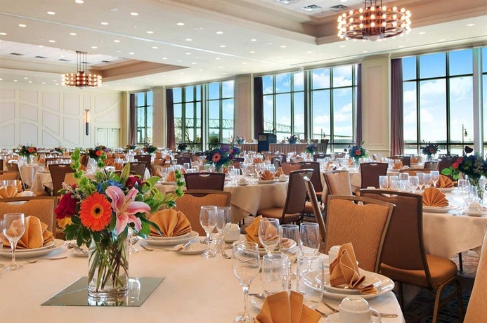 Imagen de los interiores del Hotel Hilton Baton Rouge Capitol Center. Foto 11