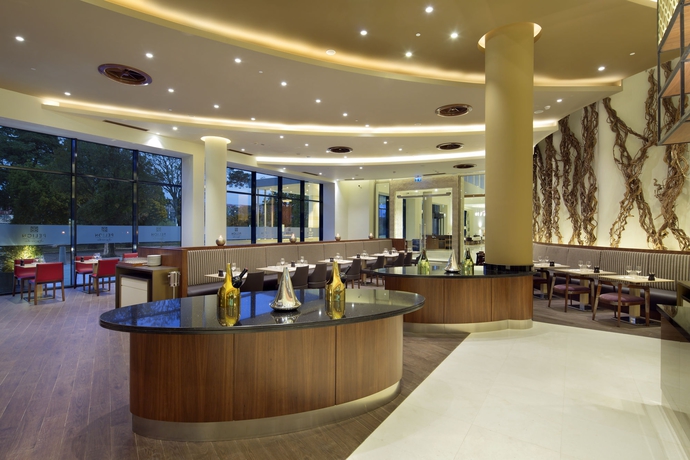 Imagen del bar/restaurante del Hotel Hilton Batumi. Foto 8