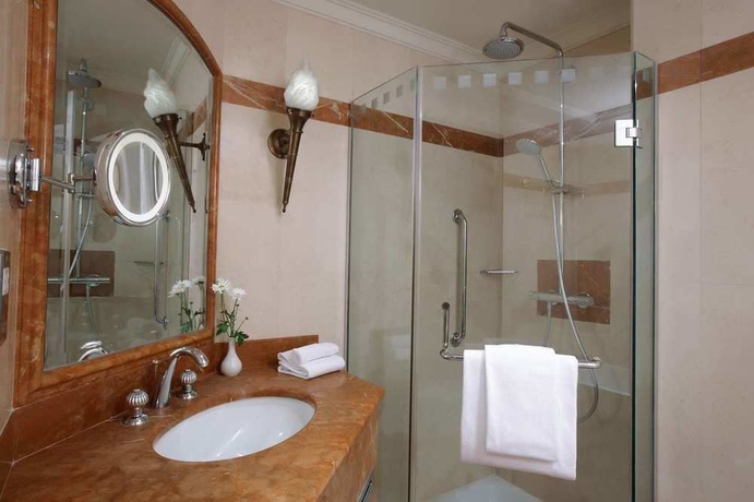 Imagen de la habitación del Hotel Hilton Beirut Metropolitan Palace. Foto 6