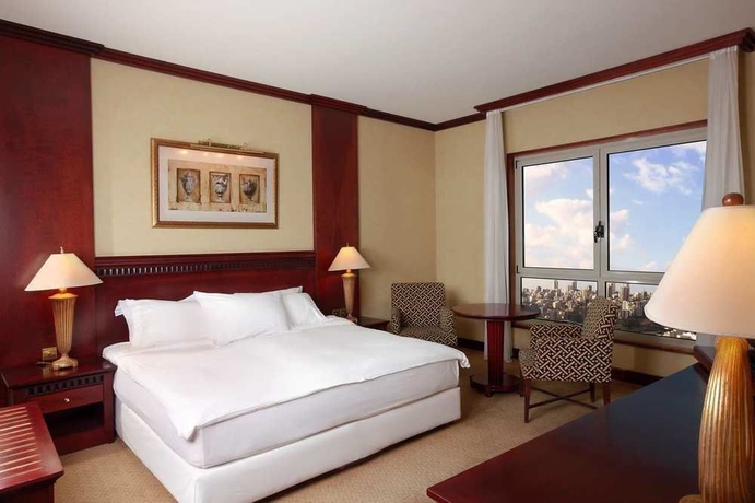Imagen de la habitación del Hotel Hilton Beirut Metropolitan Palace. Foto 7