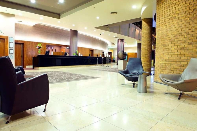 Imagen de los interiores del Hotel Hilton Belfast. Foto 6
