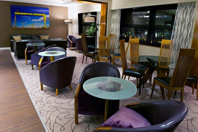 Imagen de los interiores del Hotel Hilton Belfast. Foto 8