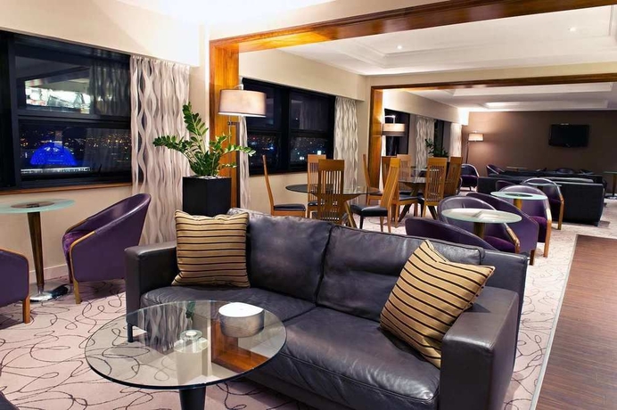 Imagen de los interiores del Hotel Hilton Belfast. Foto 12