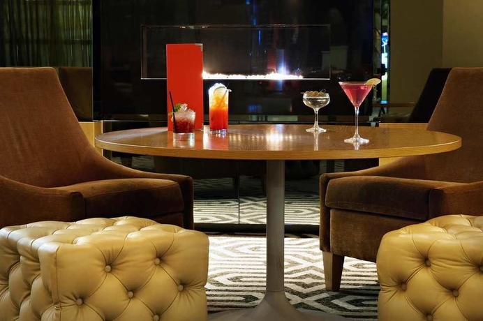 Imagen del bar/restaurante del Hotel Hilton Belfast. Foto 4