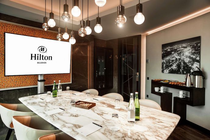 Imagen de la habitación del Hotel Hilton Belgrade. Foto 6