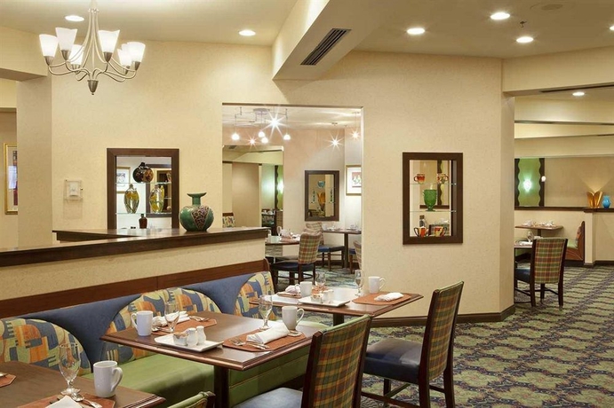 Imagen del bar/restaurante del Hotel Hilton Birmingham Downtown At Uab. Foto 3