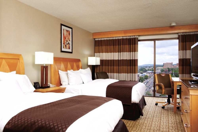 Imagen de los interiores del Hotel Hilton Birmingham Downtown At Uab. Foto 9