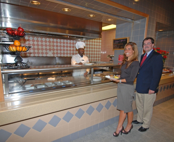 Imagen del bar/restaurante del Hotel Hilton Boca Raton Suites. Foto 7