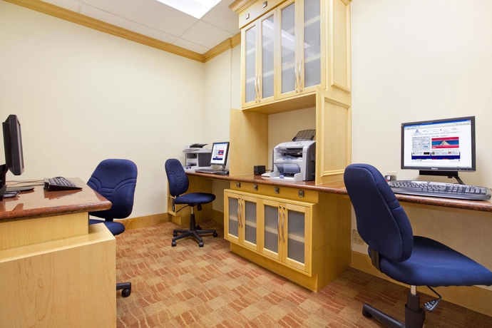 Imagen de los interiores del Hotel Hilton Boca Raton Suites. Foto 14