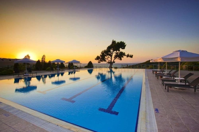 Imagen de la piscina del Hotel Hilton Bodrum Turkbuku Resort & Spa. Foto 14