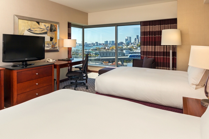 Imagen de la habitación del Hotel Hilton Boston Logan Airport. Foto 6
