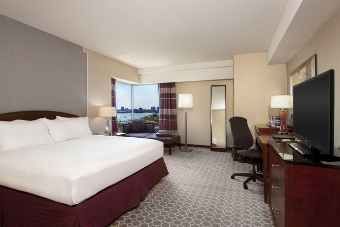 Imagen de la habitación del Hotel Hilton Boston Logan Airport. Foto 7