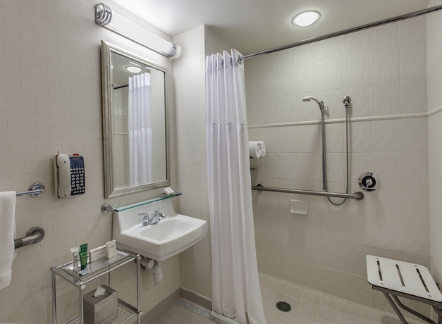 Imagen de la habitación del Hotel Hilton Boston Logan Airport. Foto 9