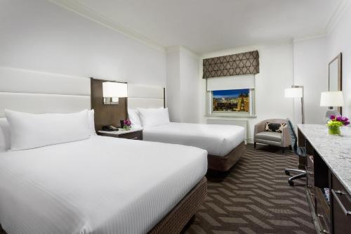 Imagen de la habitación del Hotel Hilton Boston Park Plaza. Foto 13