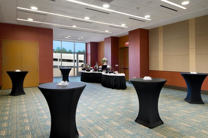 Imagen de los interiores del Hotel Hilton Branson Convention Center. Foto 13