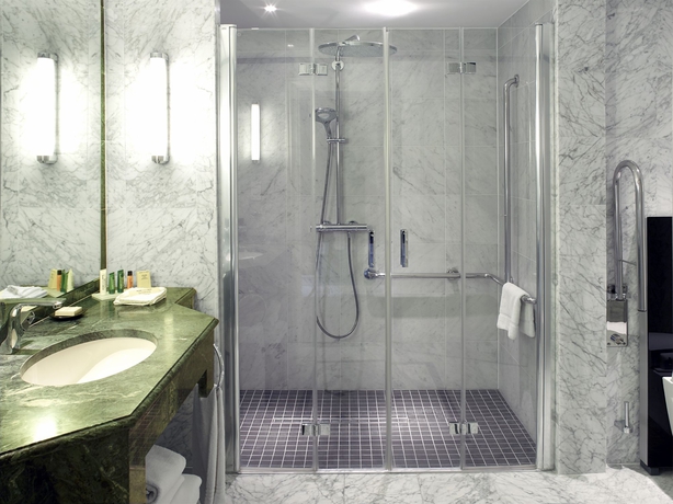 Imagen de la habitación del Hotel Hilton Brussels Grand Place. Foto 5