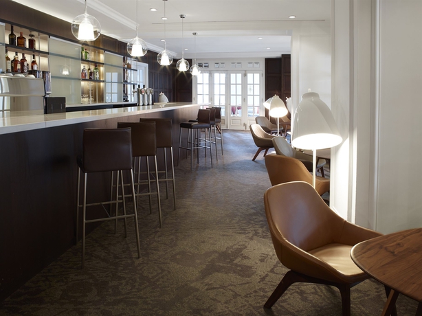 Imagen del bar/restaurante del Hotel Hilton Brussels Grand Place. Foto 2