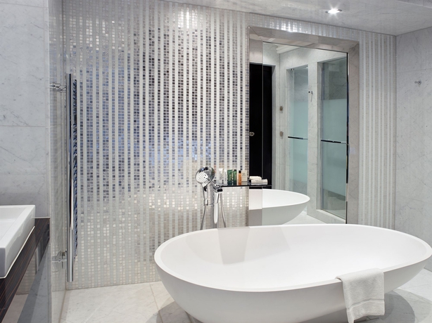 Imagen de la habitación del Hotel Hilton Brussels Grand Place. Foto 11