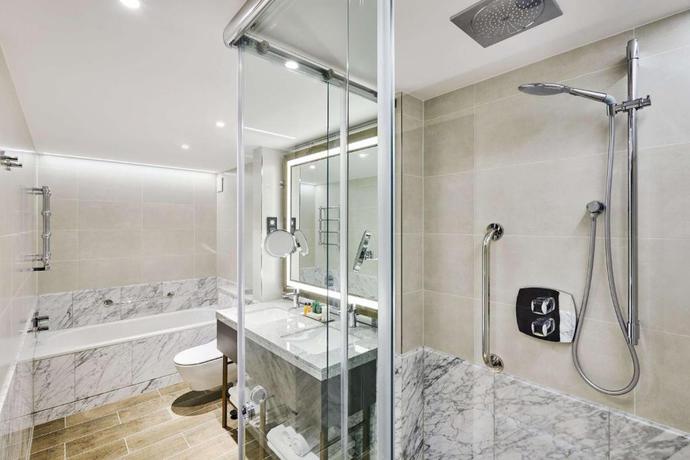 Imagen de la habitación del Hotel Hilton Budapest. Foto 7