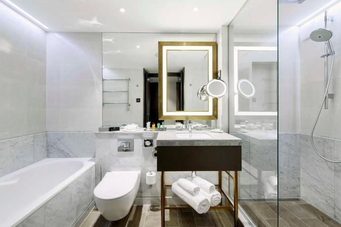 Imagen de la habitación del Hotel Hilton Budapest. Foto 9