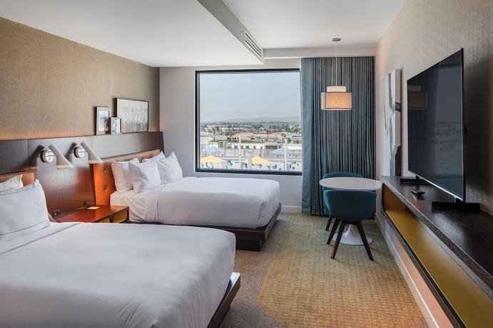 Imagen de la habitación del Hotel Hilton Buena Park Anaheim. Foto 10