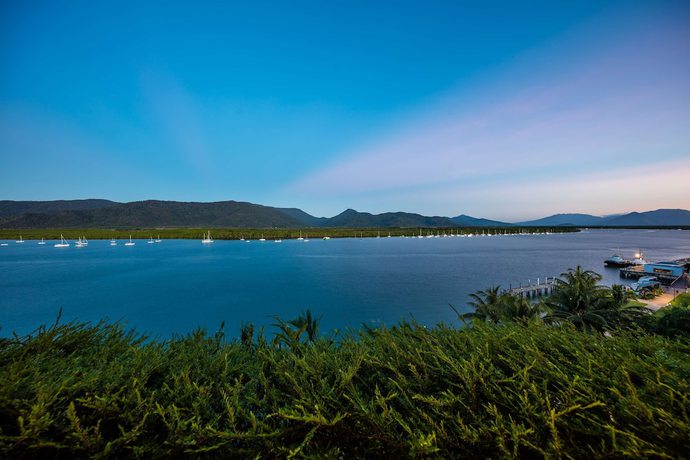 Imagen de los exteriores del Hotel Hilton Cairns. Foto 19