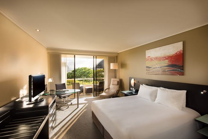 Imagen de la habitación del Hotel Hilton Cairns. Foto 4